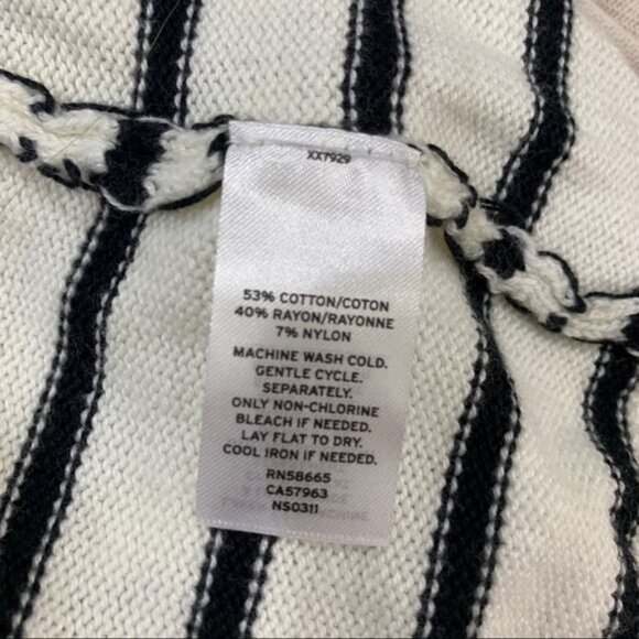 14th & Union Bell Sleeve Cardigan - Picture 5 of 5